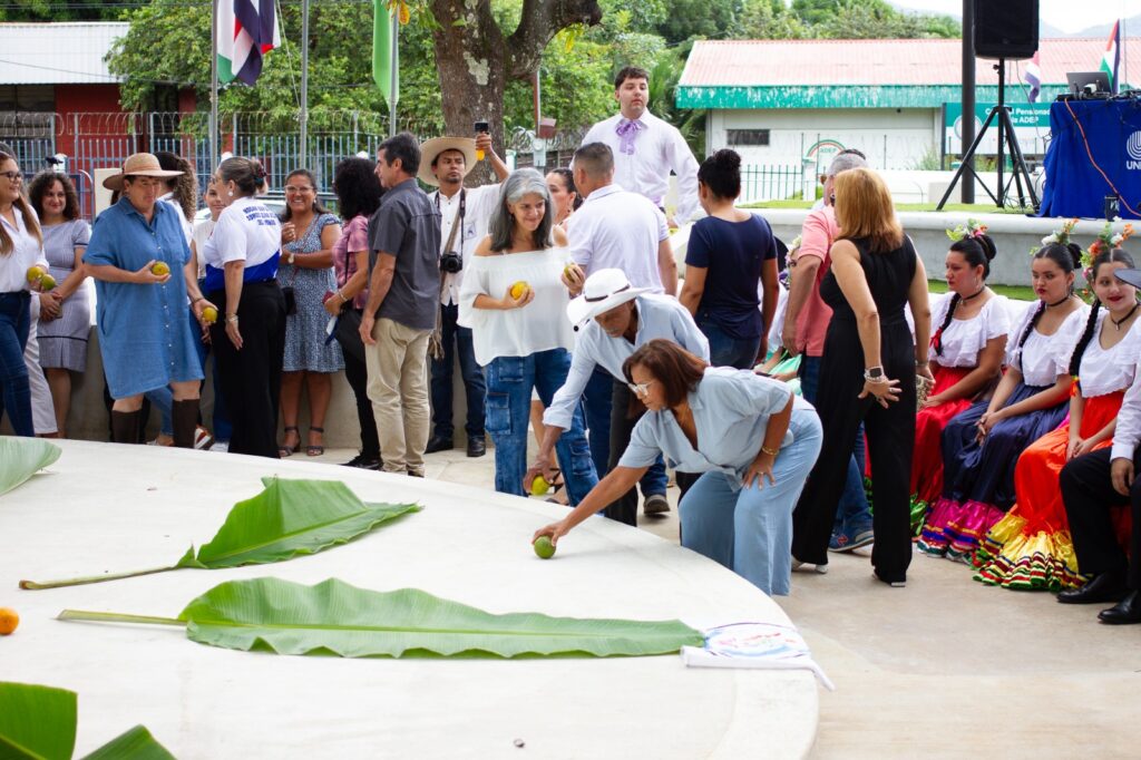 El anuncio de este laboratorio se dio en el marco del III Encuentro Internacional de Zonas Azules.