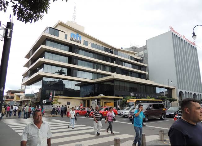 Una eventual colocación de eurobonos por parte del Ministerio de Hacienda podría aumentar el ingreso de divisas al país, una variable que se suma a las presiones que podrían incidir sobre el tipo de cambio.
